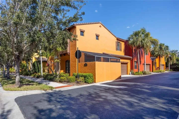 9106  Chula Vista  ST, Naples, FL 34113