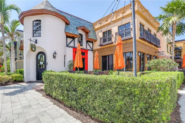 9106  Chula Vista  ST, Naples, FL 34113
