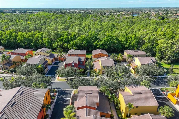 9106  Chula Vista  ST, Naples, FL 34113