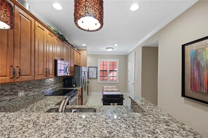 9106  Chula Vista  ST, Naples, FL 34113
