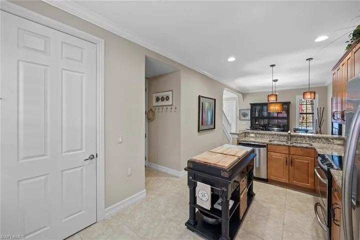 9106  Chula Vista  ST, Naples, FL 34113