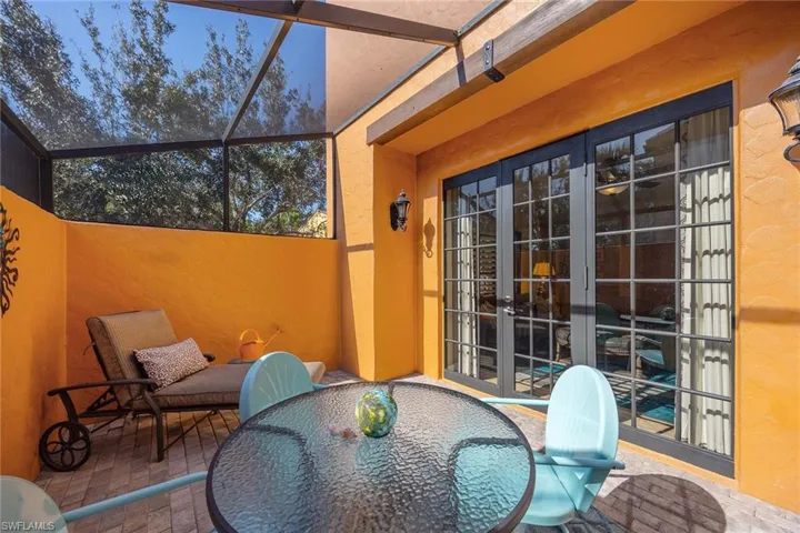 9106  Chula Vista  ST, Naples, FL 34113