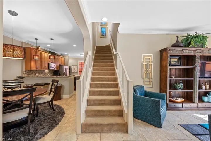 9106  Chula Vista  ST, Naples, FL 34113