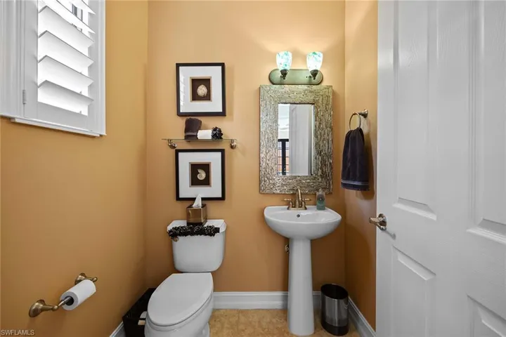 9106  Chula Vista  ST, Naples, FL 34113