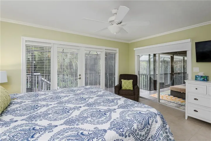 Main bedroom painted a tropical color.