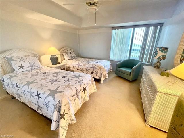 Guest BR w-Twin beds