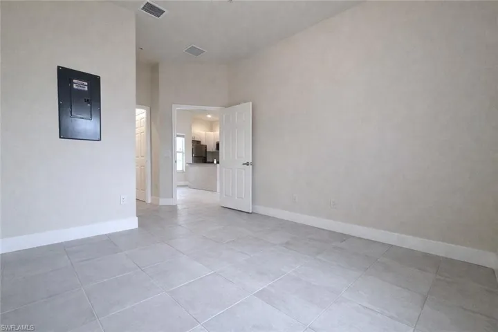 3325 Sw 8th Pl 106, Cape Coral, Florida 33914