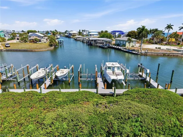 2230  Palm  AVE, St. James City, FL 33956
