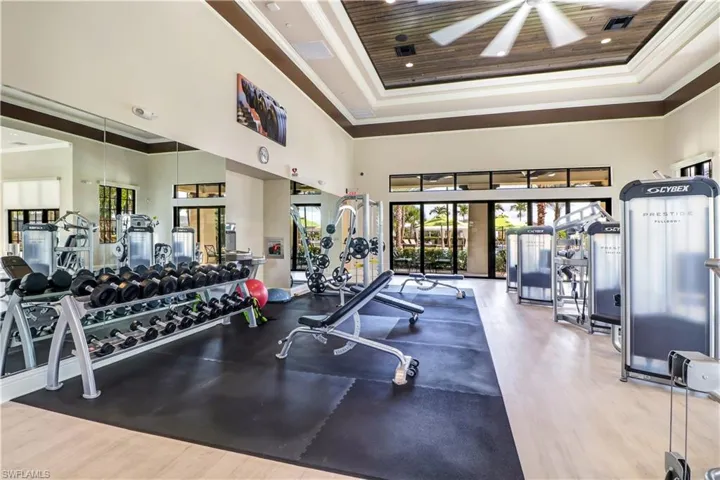 9093 Glenforest Dr, Naples, Florida 34120