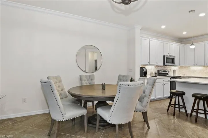 9093 Glenforest Dr, Naples, Florida 34120