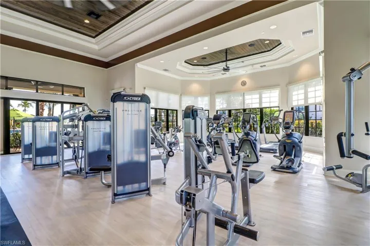 9093 Glenforest Dr, Naples, Florida 34120