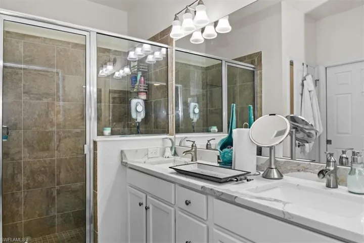 9093 Glenforest Dr, Naples, Florida 34120
