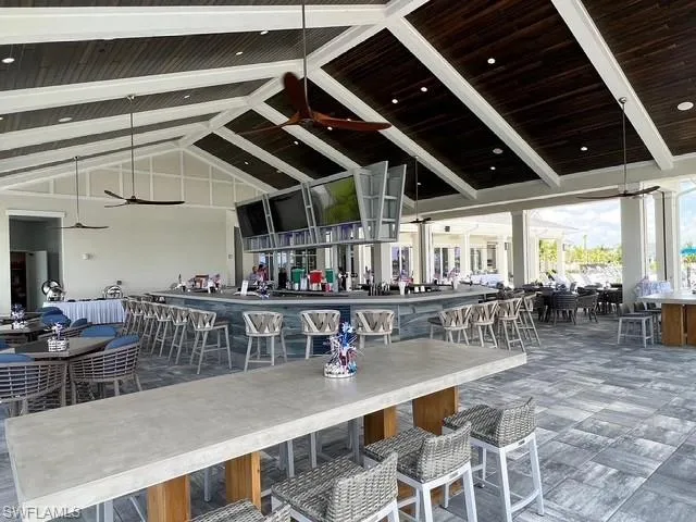 Pool Bar