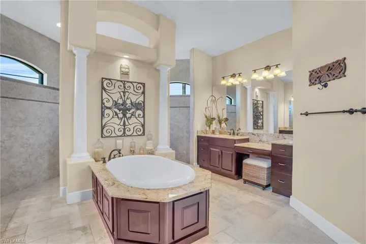 1926  Cape Coral W PKWY, Cape Coral, FL 33914