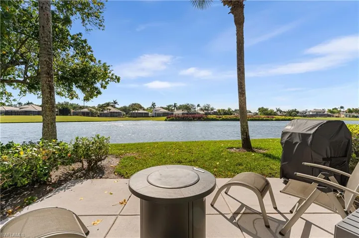 Sit and relax on your lanai and watch all that nature and the golfers have to offer!