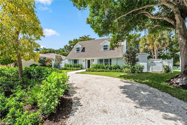 2453  10th N ST, Naples, FL 34103