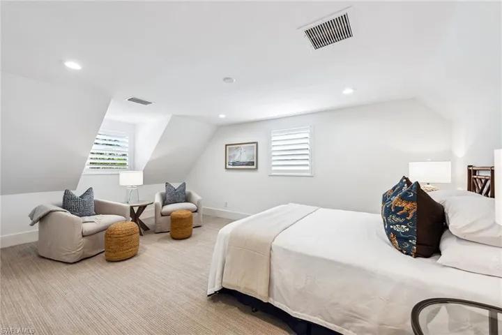 2453  10th N ST, Naples, FL 34103