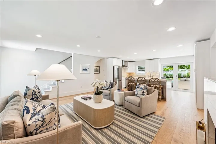 2453  10th N ST, Naples, FL 34103
