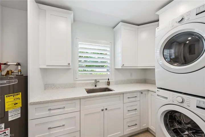 2453  10th N ST, Naples, FL 34103