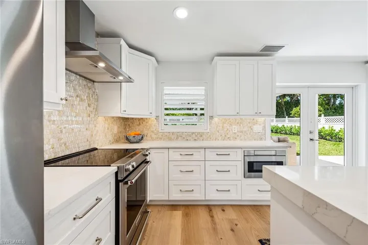 2453  10th N ST, Naples, FL 34103