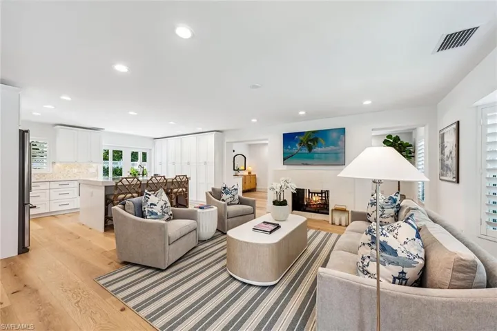 2453  10th N ST, Naples, FL 34103