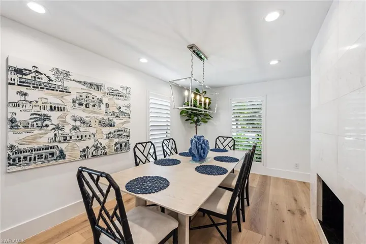 2453  10th N ST, Naples, FL 34103