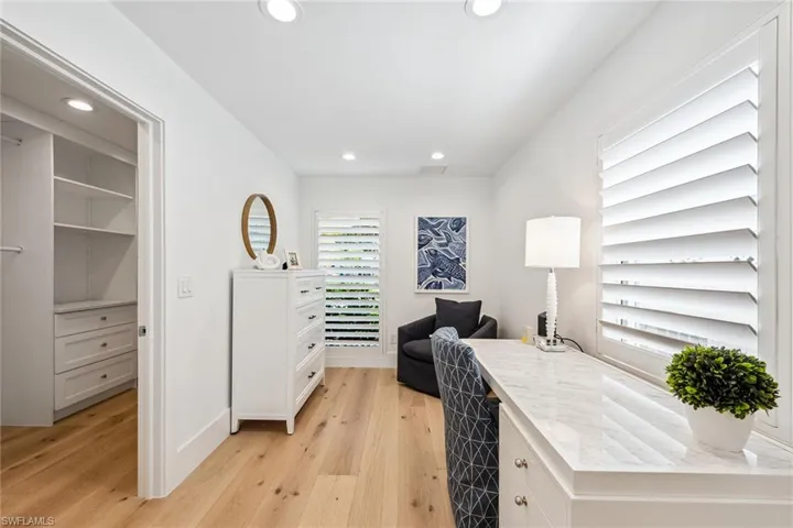 2453  10th N ST, Naples, FL 34103