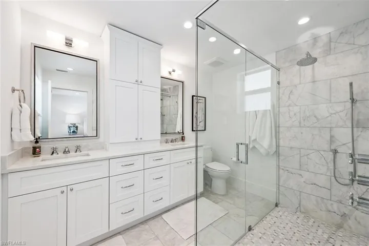 2453  10th N ST, Naples, FL 34103