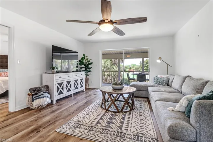 221  Cypress E WAY, Naples, FL 34110