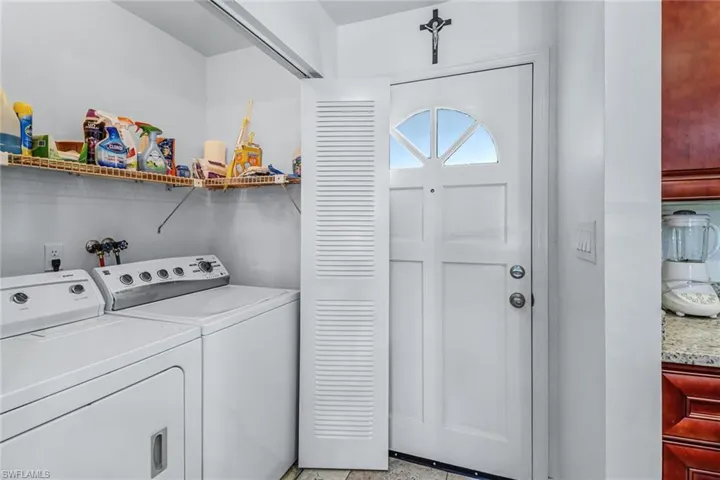 221  Cypress E WAY, Naples, FL 34110