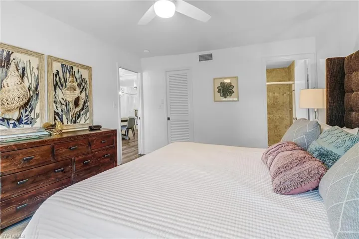 221  Cypress E WAY, Naples, FL 34110