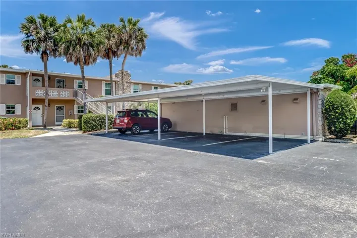 221  Cypress E WAY, Naples, FL 34110