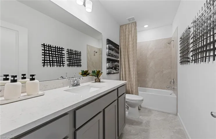 Interior photos are of a staged model home. Illustration purposes only. Options may vary.