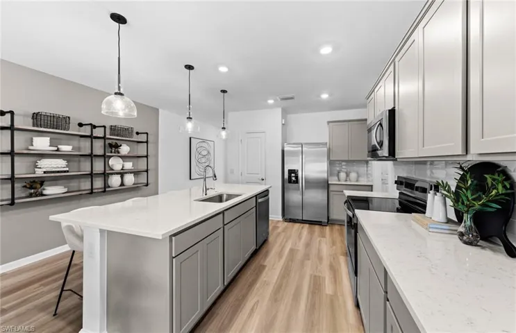 Interior photos are of a staged model home. Illustration purposes only. Options may vary.