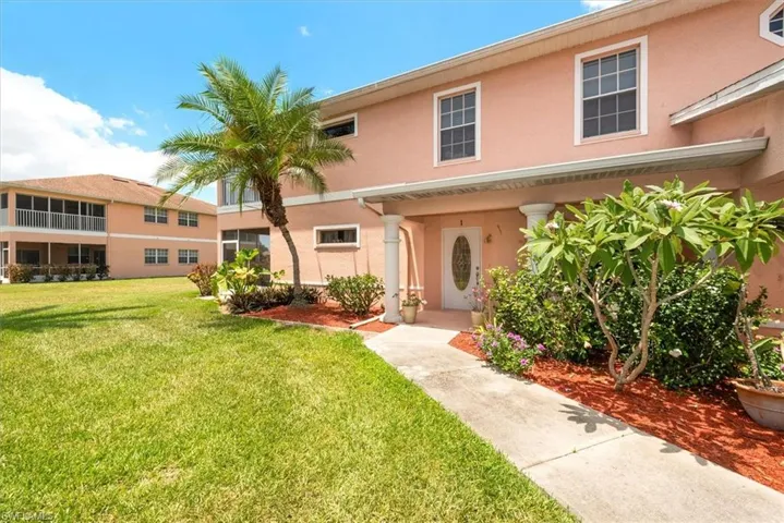 20012  Petrucka N CIR, Lehigh Acres, FL 33936