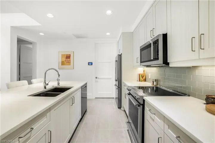 1035 3rd Ave S 215, Naples, Florida 34102