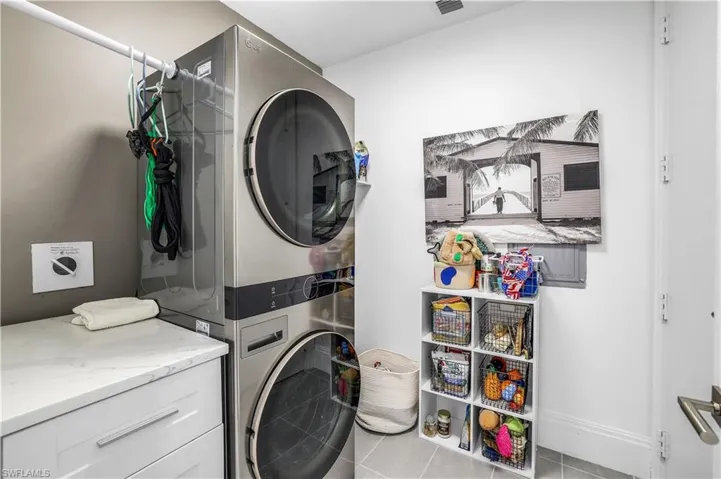 1035 3rd Ave S 215, Naples, Florida 34102