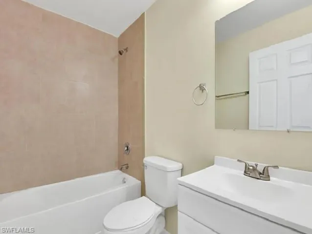 702 Se 6th Ter, Cape Coral, Florida 33990