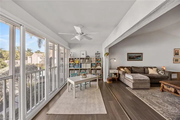 5633  Turtle Bay  DR, Naples, FL 34108