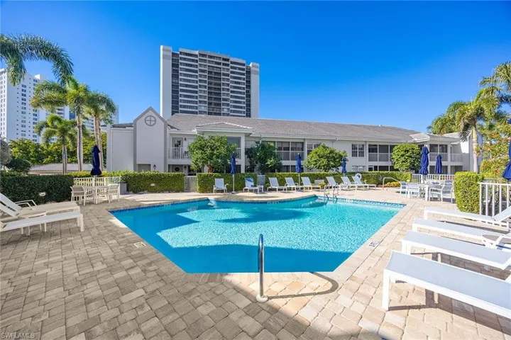 5633  Turtle Bay  DR, Naples, FL 34108