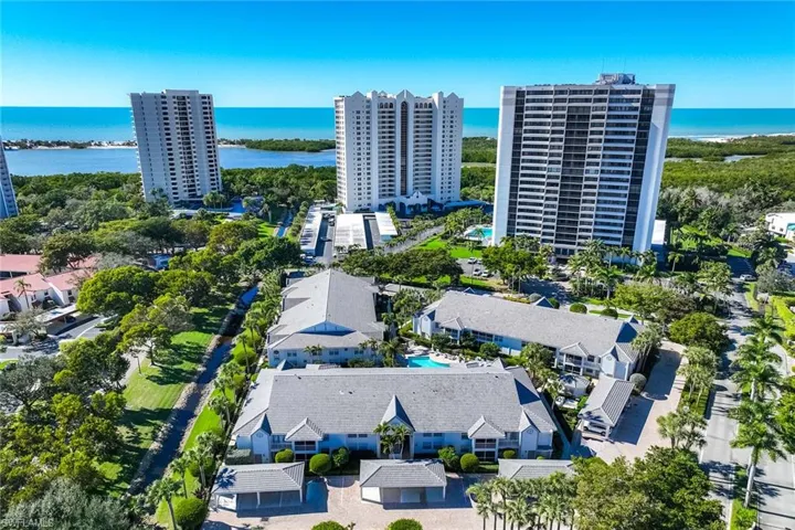 5633  Turtle Bay  DR, Naples, FL 34108