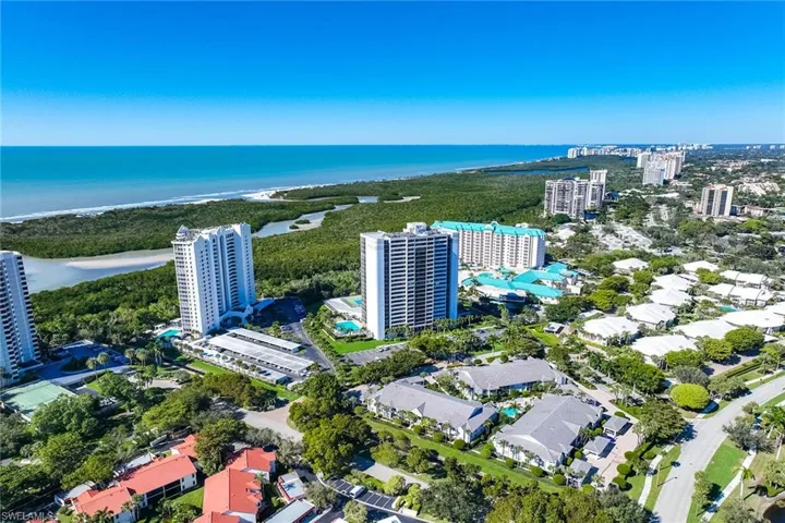 5633  Turtle Bay  DR, Naples, FL 34108