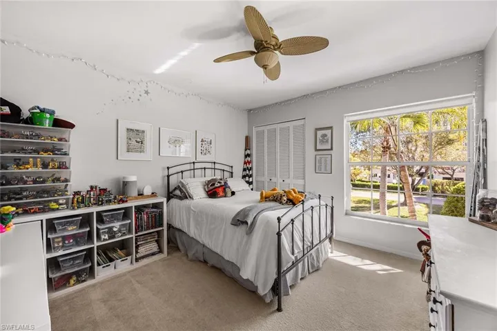 5633  Turtle Bay  DR, Naples, FL 34108