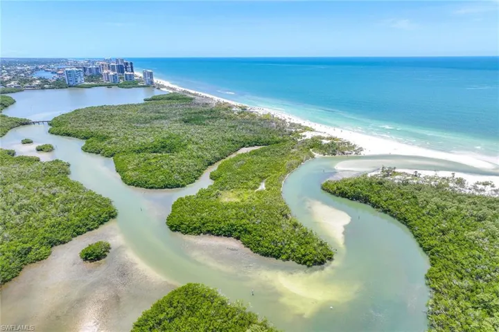 5633  Turtle Bay  DR, Naples, FL 34108