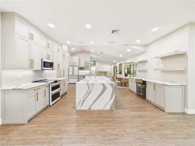 6840 Hendry Creek Dr, Fort Myers, Florida 33908