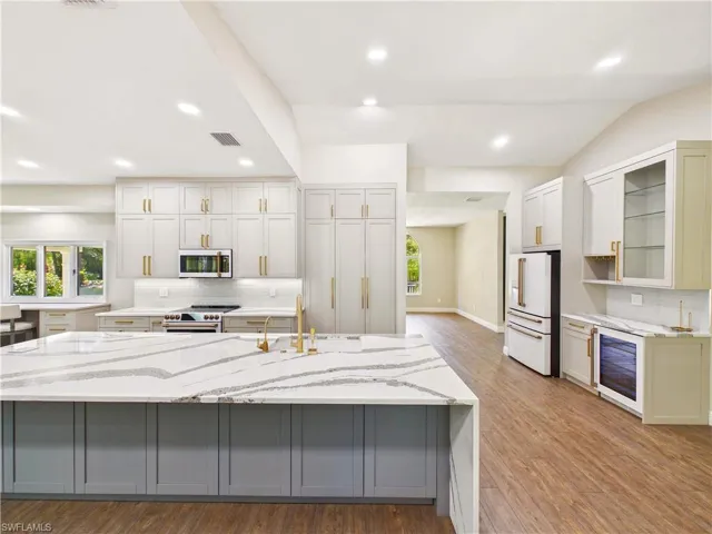 6840 Hendry Creek Dr, Fort Myers, Florida 33908