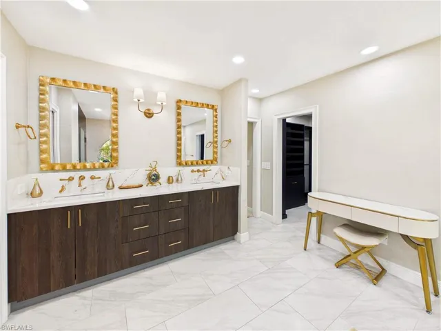 6840 Hendry Creek Dr, Fort Myers, Florida 33908