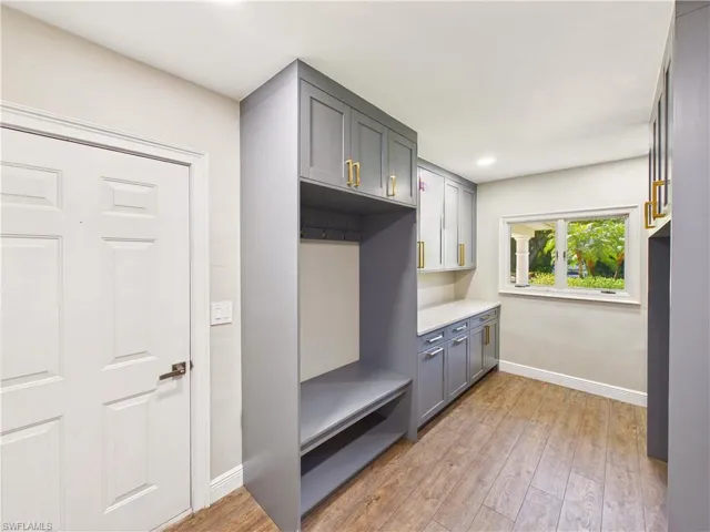 6840 Hendry Creek Dr, Fort Myers, Florida 33908