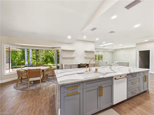 6840 Hendry Creek Dr, Fort Myers, Florida 33908