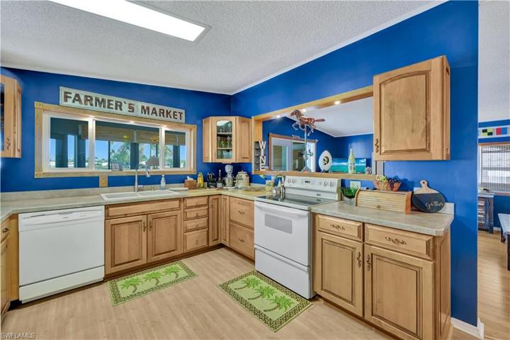 118  Mediterranean  WAY, NAPLES, FL 34104